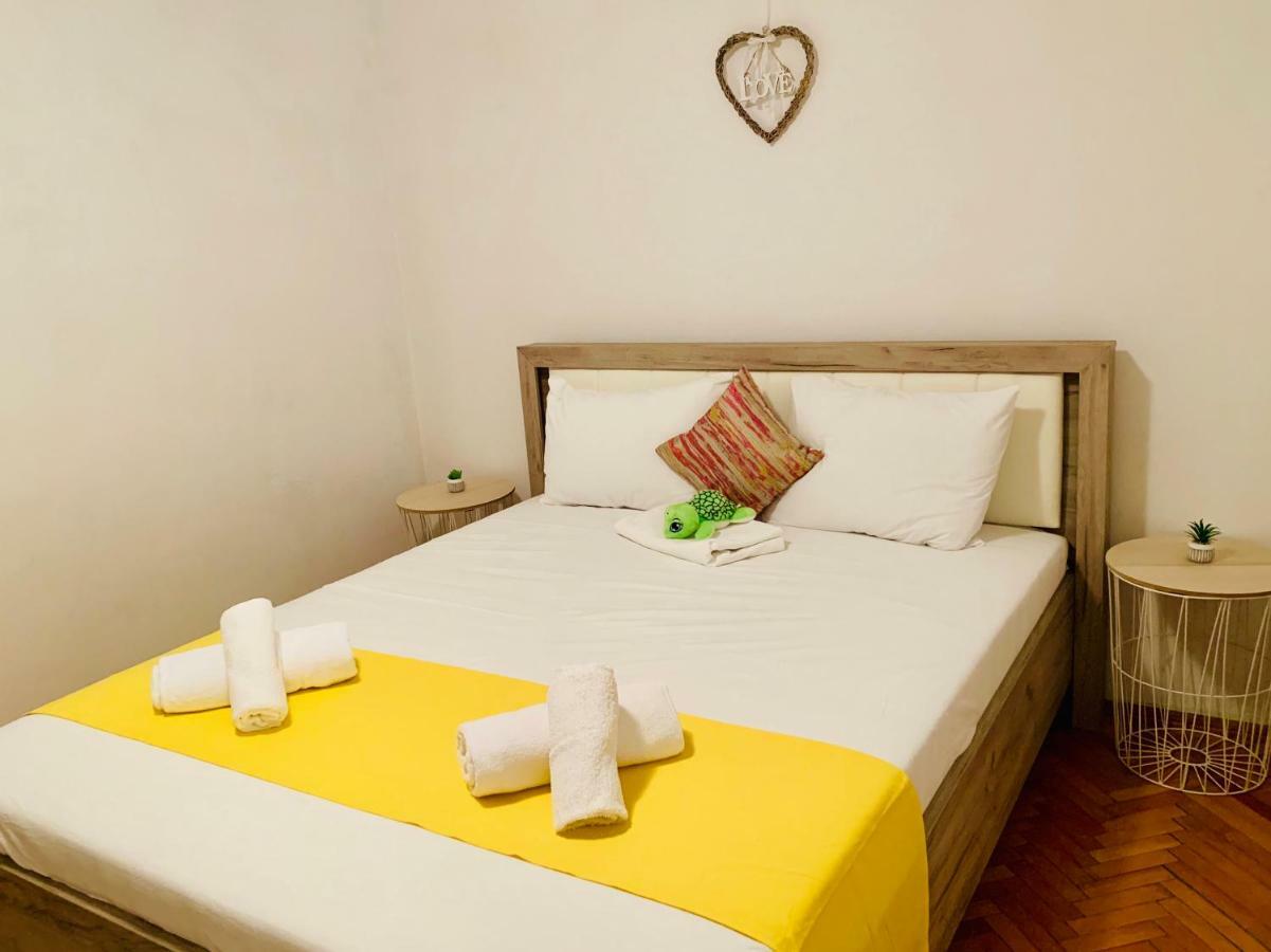 Ultracentral Apartment With All You Need: Wifi, Tv, Ac, Washer, Coffe 蒂米什瓦拉 外观 照片