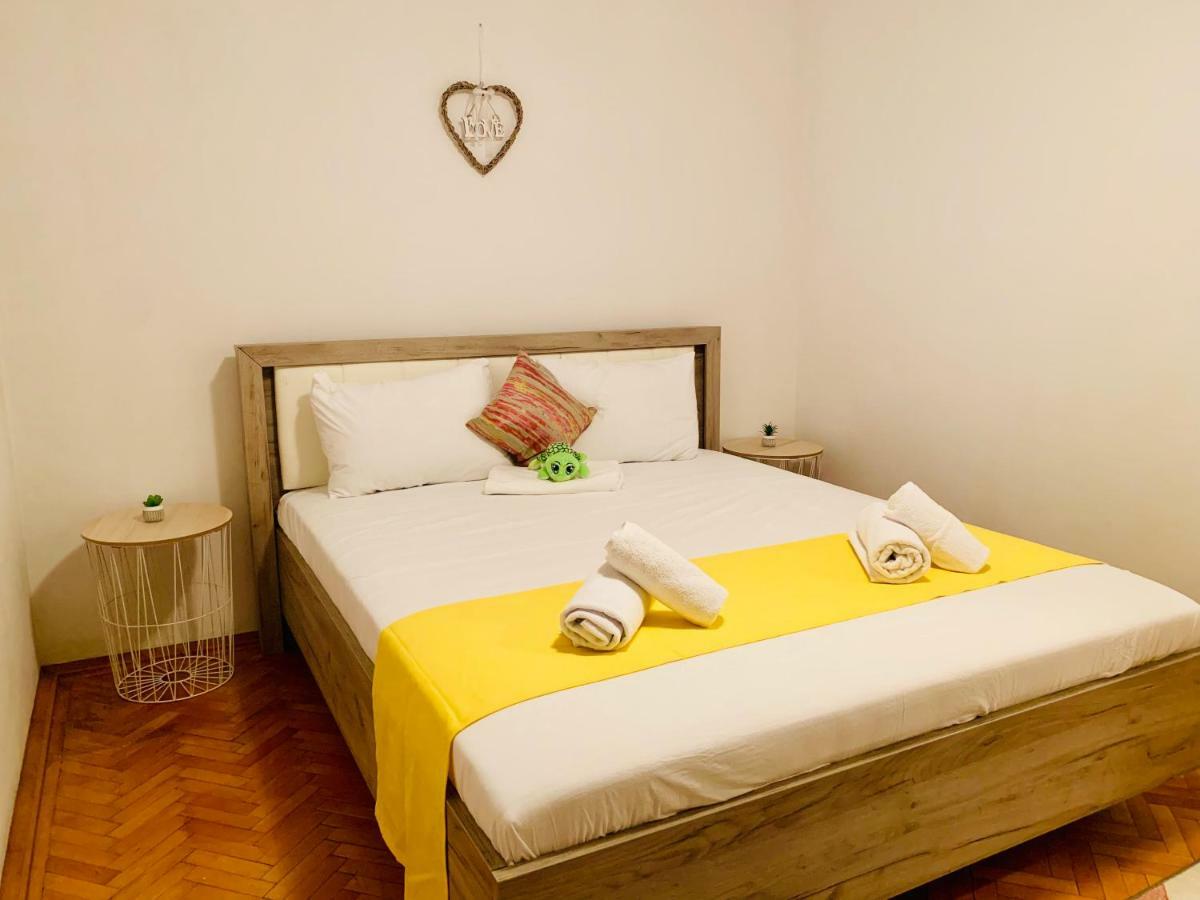 Ultracentral Apartment With All You Need: Wifi, Tv, Ac, Washer, Coffe 蒂米什瓦拉 外观 照片