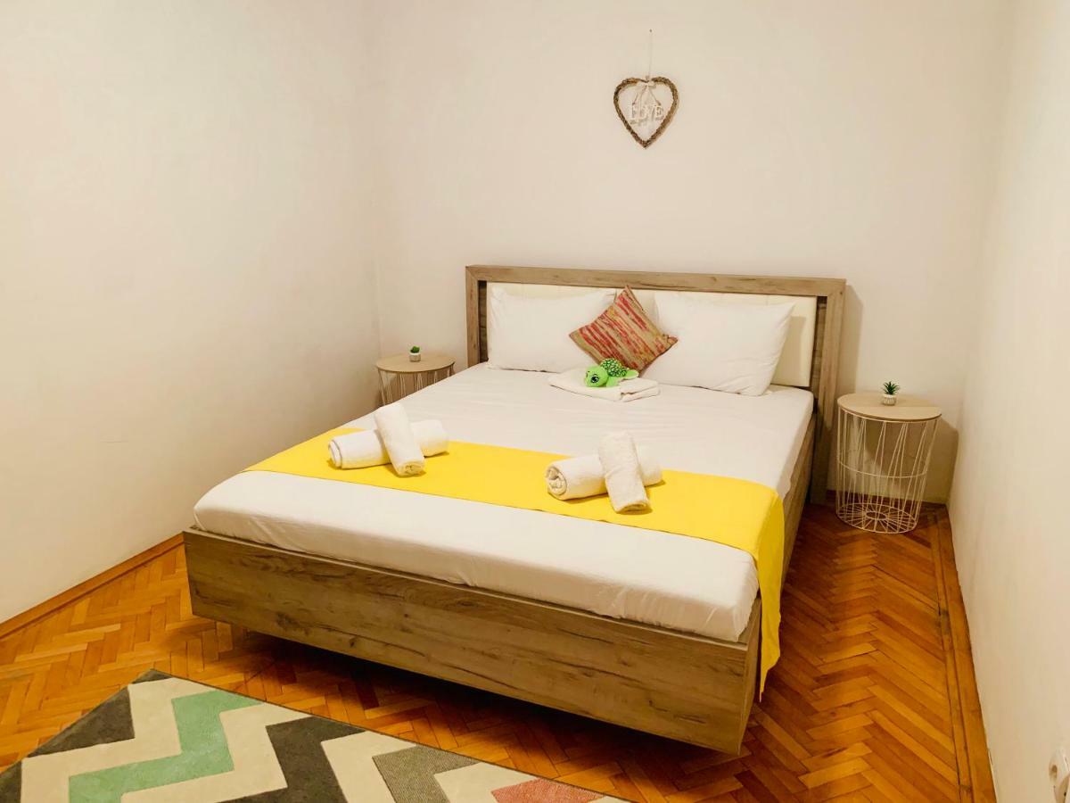 Ultracentral Apartment With All You Need: Wifi, Tv, Ac, Washer, Coffe 蒂米什瓦拉 外观 照片