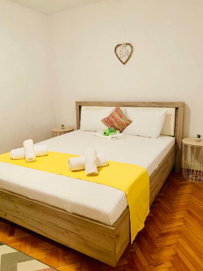 Ultracentral Apartment With All You Need: Wifi, Tv, Ac, Washer, Coffe 蒂米什瓦拉 外观 照片